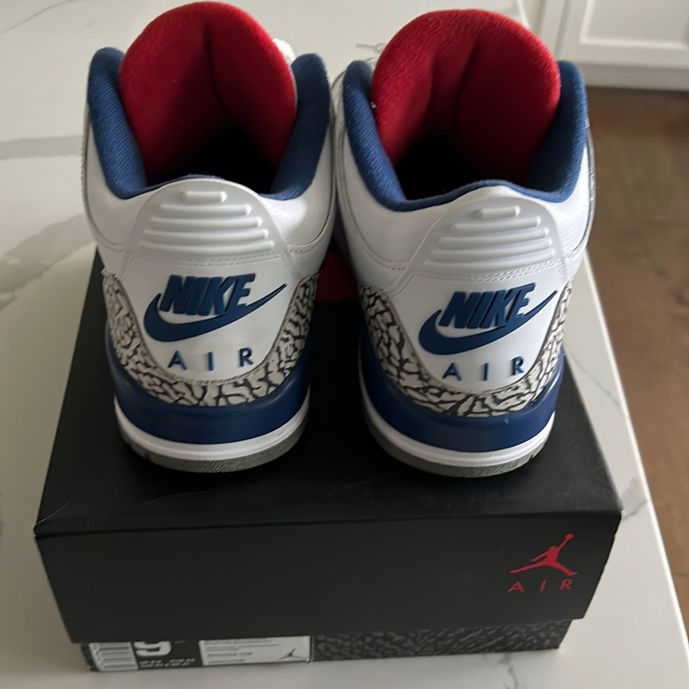 Jordan 3 True Blue size 9.5